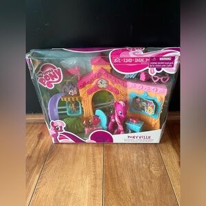 G4 My Little Pony Brushable Ponyville Schoolhouse